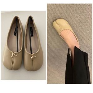 Tabi Split-Toe Mary Jane Flats